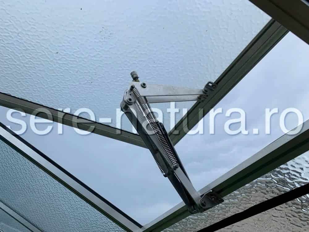 Univent si Megavent actuatoare dechidere ferestre si trape sere produs in stoc la Rufy Roof Engineering1 1 Sere policarbonat